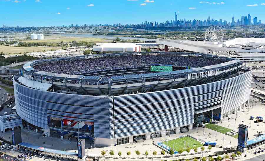 WEB-MetLife-Stadium_NYC-skyline